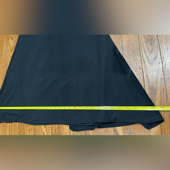 X By Xcape
Express Elegant Black Strapless Gown - Picture 6 of 12